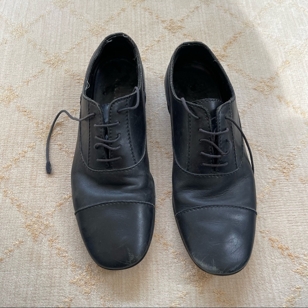 Prada Men’s Black Round Toe Oxford’s - Picture 2 of 6